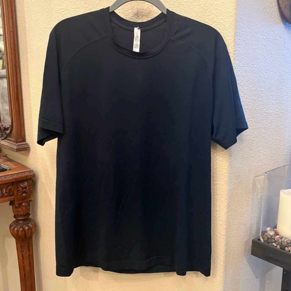 LULULEMON Men Dark Blue Short Sleeve Athletic Casual T-Shirt Size Large